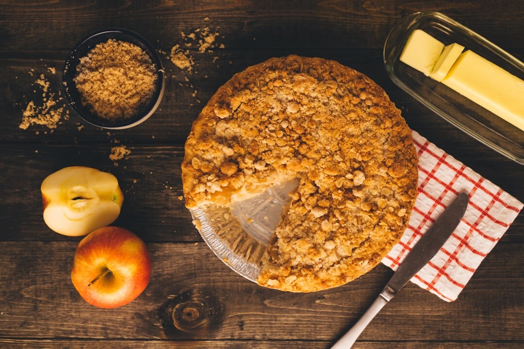apple pie with cinnamon